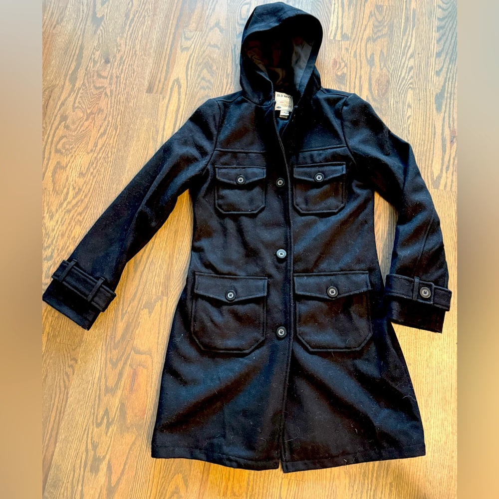Old Navy Trench Coat in great condition and super warm!